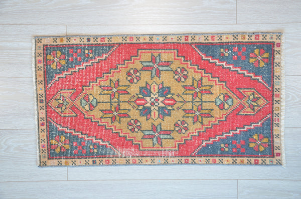 Unique Turkish Vintage small area rug doormat for home decor, bathroom rug, area oushak rug bathroom mat kitchen rug  kilim rug, rug 3x1.6, 664382
