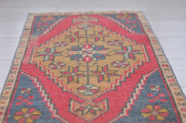 Unique Turkish Vintage small area rug doormat for home decor, bathroom rug, area oushak rug bathroom mat kitchen rug  kilim rug, rug 3x1.6, 664382