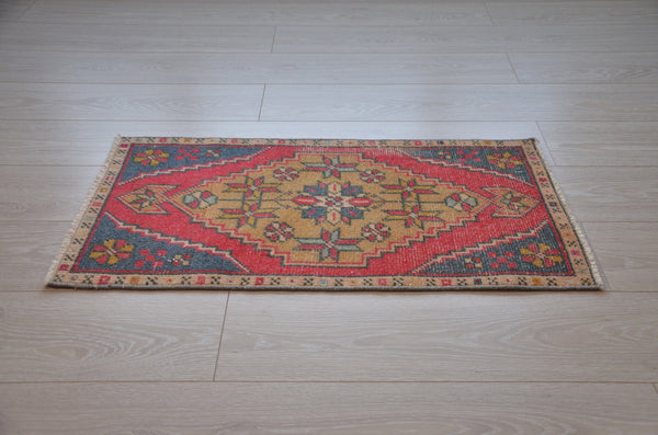 Unique Turkish Vintage small area rug doormat for home decor, bathroom rug, area oushak rug bathroom mat kitchen rug  kilim rug, rug 3x1.6, 664382