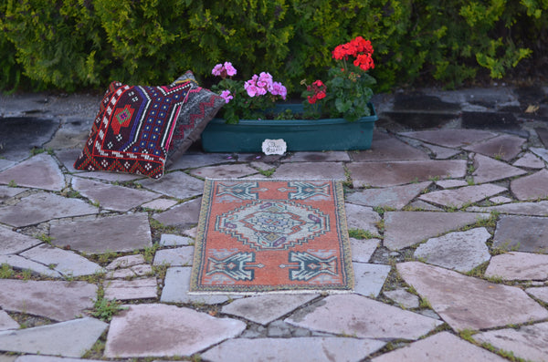Vintage Handmade Turkish small area rug doormat for home decor, bathroom rug, area oushak rug bathroom mat kitchen kilim rug, rug 3.4X1.6, 664648