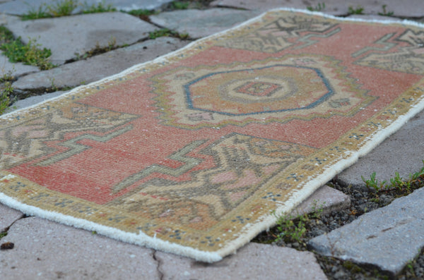 Natural Turkish Vintage small area rug doormat for home decor, bathroom rug, area oushak rug bathroom mat kitchen rug kilim rug, rug 3,0X1,4, 664656