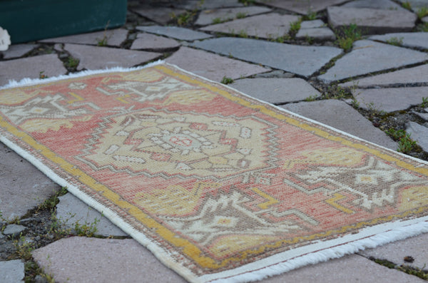 Vintage Handmade Turkish small area rug doormat for home decor, bathroom rug, area oushak rug bathroom mat kitchen kilim rug, rug 3.3X1.5, 664658