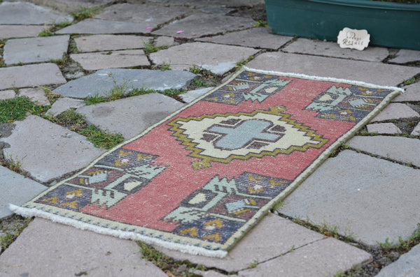Turkish Handmade Vintage small area rug doormat for home decor, bathroom rug, area oushak rug bathroom mat kitchen kilim rug, rug 3.1X1.4, 664679