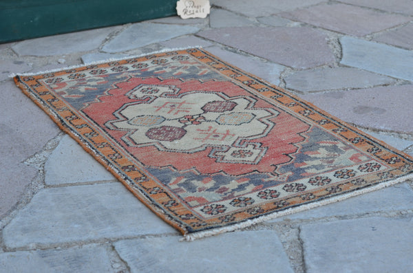Vintage Handmade Turkish small area rug doormat for home decor, bathroom rug, area oushak rug bathroom mat kitchen kilim rug, rug 2,8X1,6, 664698