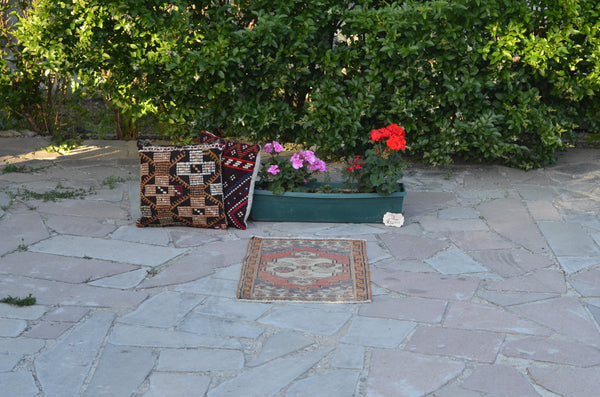 Vintage Handmade Turkish small area rug doormat for home decor, bathroom rug, area oushak rug bathroom mat kitchen kilim rug, rug 2,8X1,6, 664698