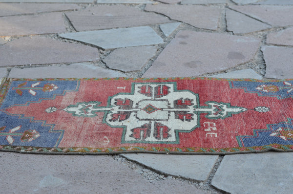 Natural Turkish Vintage small area rug doormat for home decor, bathroom rug, area oushak rug bathroom mat kitchen rug kilim rug, rug 2,9X1,4, 664700