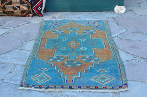 Unique Turkish Vintage small area rug doormat for home decor, bathroom rug, area oushak rug bathroom mat kitchen rug  kilim rug, rug 3.7X1.6, 664701