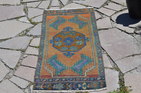 Unique Turkish Vintage small area rug doormat for home decor, bathroom rug, area oushak rug bathroom mat kitchen rug  kilim rug, rug 3,6X1,5, 664604