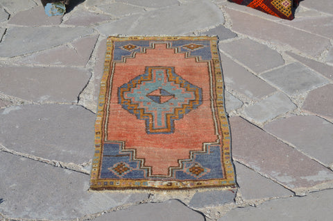 Unique Turkish Vintage small area rug doormat for home decor, bathroom rug, area oushak rug bathroom mat kitchen rug  kilim rug, rug 3.5x1.5, 664735