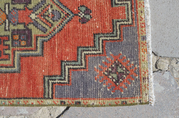 Unique Turkish Vintage small area rug doormat for home decor, bathroom rug, area oushak rug bathroom mat kitchen rug  kilim rug, rug 3x1.5, 664748