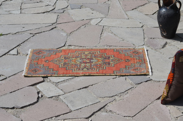 Unique Turkish Vintage small area rug doormat for home decor, bathroom rug, area oushak rug bathroom mat kitchen rug  kilim rug, rug 3x1.5, 664748
