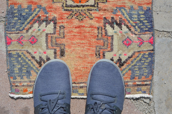 Natural Turkish Vintage small area rug doormat for home decor, bathroom rug, area oushak rug bathroom mat kitchen rug kilim rug, rug 2.6x1.4, 664751