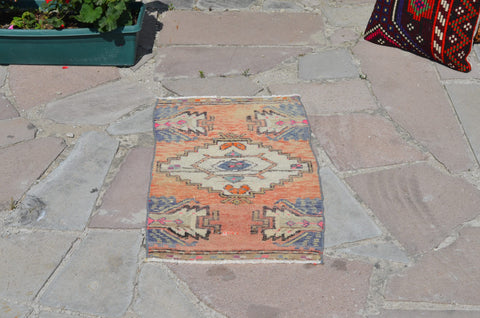 Natural Turkish Vintage small area rug doormat for home decor, bathroom rug, area oushak rug bathroom mat kitchen rug kilim rug, rug 2.6x1.4, 664751