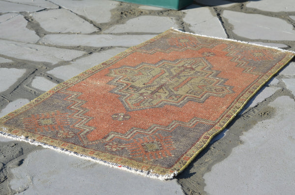 Unique Turkish Vintage small area rug doormat for home decor, bathroom rug, area oushak rug bathroom mat kitchen rug  kilim rug, rug 3.2x1.6, 664774