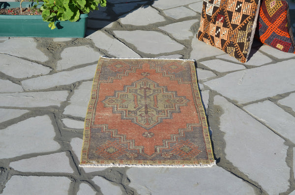 Unique Turkish Vintage small area rug doormat for home decor, bathroom rug, area oushak rug bathroom mat kitchen rug  kilim rug, rug 3.2x1.6, 664774