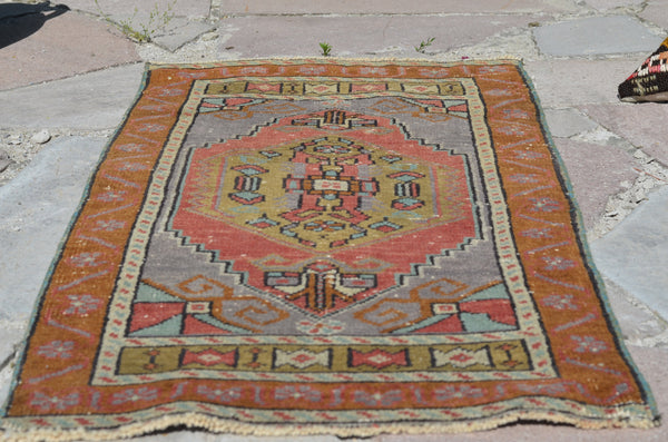 Unique Turkish Vintage small area rug doormat for home decor, bathroom rug, area oushak rug bathroom mat kitchen rug  kilim rug, rug 3,2X1,6, 664631