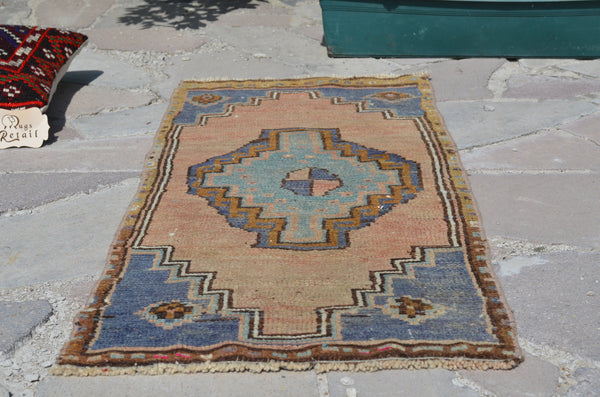 Unique Turkish Vintage small area rug doormat for home decor, bathroom rug, area oushak rug bathroom mat kitchen rug  kilim rug, rug 3,6X1,4, 664632