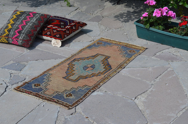 Unique Turkish Vintage small area rug doormat for home decor, bathroom rug, area oushak rug bathroom mat kitchen rug  kilim rug, rug 3,6X1,4, 664632