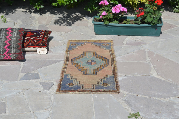 Unique Turkish Vintage small area rug doormat for home decor, bathroom rug, area oushak rug bathroom mat kitchen rug  kilim rug, rug 3,6X1,4, 664632