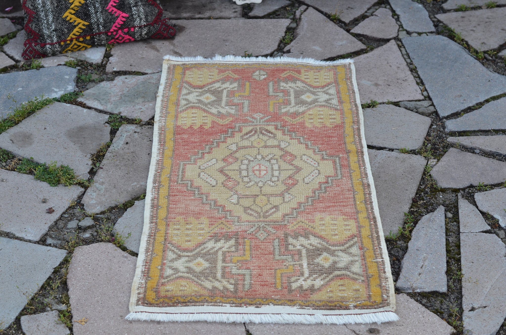 Vintage Handmade Turkish small area rug doormat for home decor, bathroom rug, area oushak rug bathroom mat kitchen kilim rug, rug 3.3X1.5, 664658