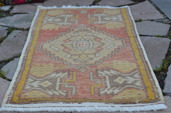 Vintage Handmade Turkish small area rug doormat for home decor, bathroom rug, area oushak rug bathroom mat kitchen kilim rug, rug 3.3X1.5, 664658