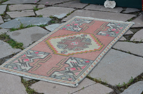 Natural Turkish Vintage small area rug doormat for home decor, bathroom rug, area oushak rug bathroom mat kitchen rug kilim rug, rug 2.9X1.4, 664689