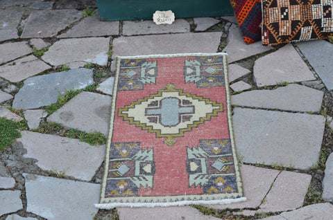 Turkish Handmade Vintage small area rug doormat for home decor, bathroom rug, area oushak rug bathroom mat kitchen kilim rug, rug 3.1X1.4, 664679