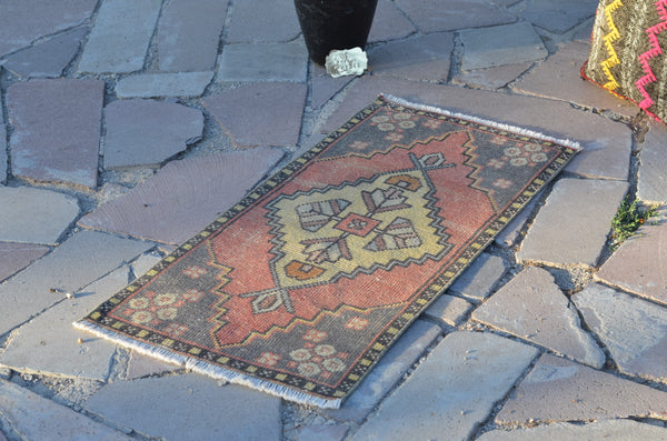 Natural Turkish Vintage small area rug doormat for home decor, bathroom rug, area oushak rug bathroom mat kitchen kilim rug, rug 3.1X1.5, 664702