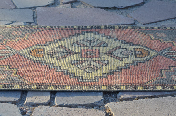 Natural Turkish Vintage small area rug doormat for home decor, bathroom rug, area oushak rug bathroom mat kitchen kilim rug, rug 3.1X1.5, 664702