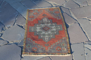 Vintage Handmade Turkish small area rug doormat for home decor, bathroom rug, area oushak rug bathroom mat kitchen kilim rug, rug 3.4x1.6, 664706