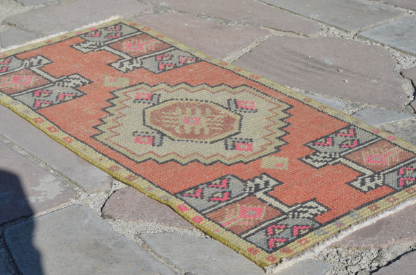 Turkish Handmade Vintage small area rug doormat for home decor, bathroom rug, area oushak rug bathroom mat kitchen kilim rug, rug 2.9x1.4, 664736