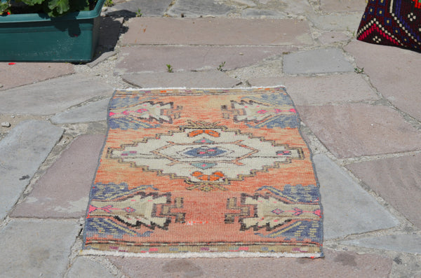 Natural Turkish Vintage small area rug doormat for home decor, bathroom rug, area oushak rug bathroom mat kitchen rug kilim rug, rug 2.6x1.4, 664751