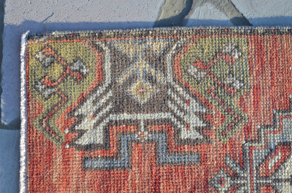 Vintage Handmade Turkish small area rug doormat for home decor, bathroom rug, area oushak rug bathroom mat kitchen kilim rug, rug 3.2x21.5, 664759