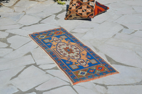 Unique Turkish Vintage small area rug doormat for home decor, bathroom rug, area oushak rug bathroom mat kitchen rug  kilim rug, rug 4x1.4, 664811