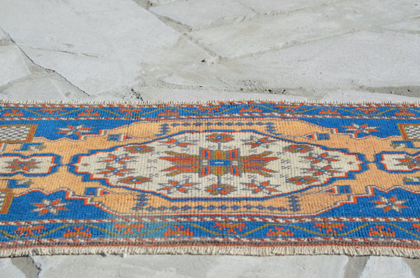 Unique Turkish Vintage small area rug doormat for home decor, bathroom rug, area oushak rug bathroom mat kitchen rug  kilim rug, rug 4x1.4, 664811