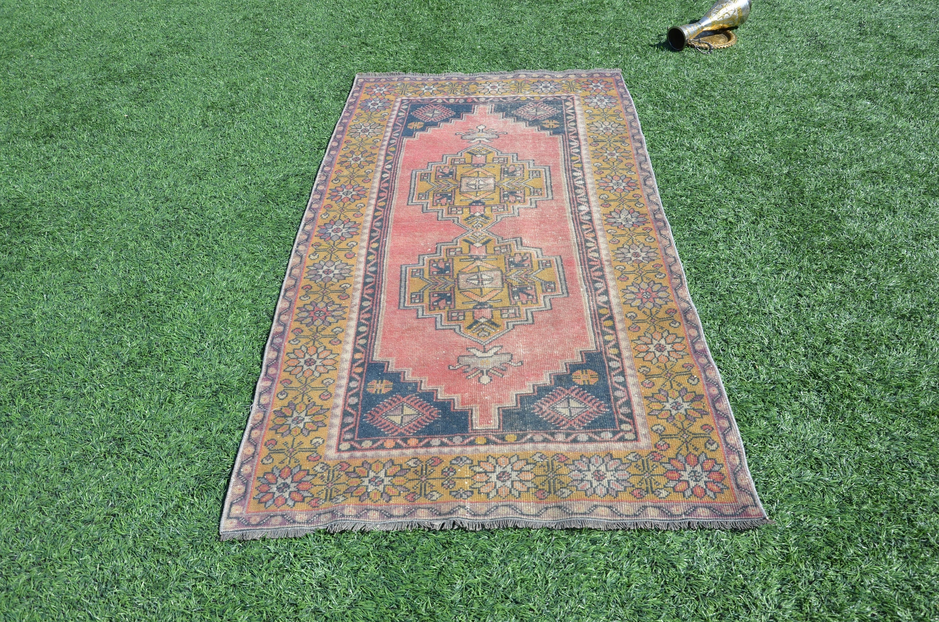 137×123 “Rose quartz”ViNTAGE TURKiSH RUG 137×123 “Rose quartz”ViNTAGE TURKiSH RUG