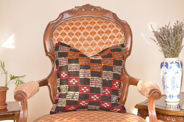 16 x 16 Handmade Decorative Vintage Pillow, %100 Wool, 664849