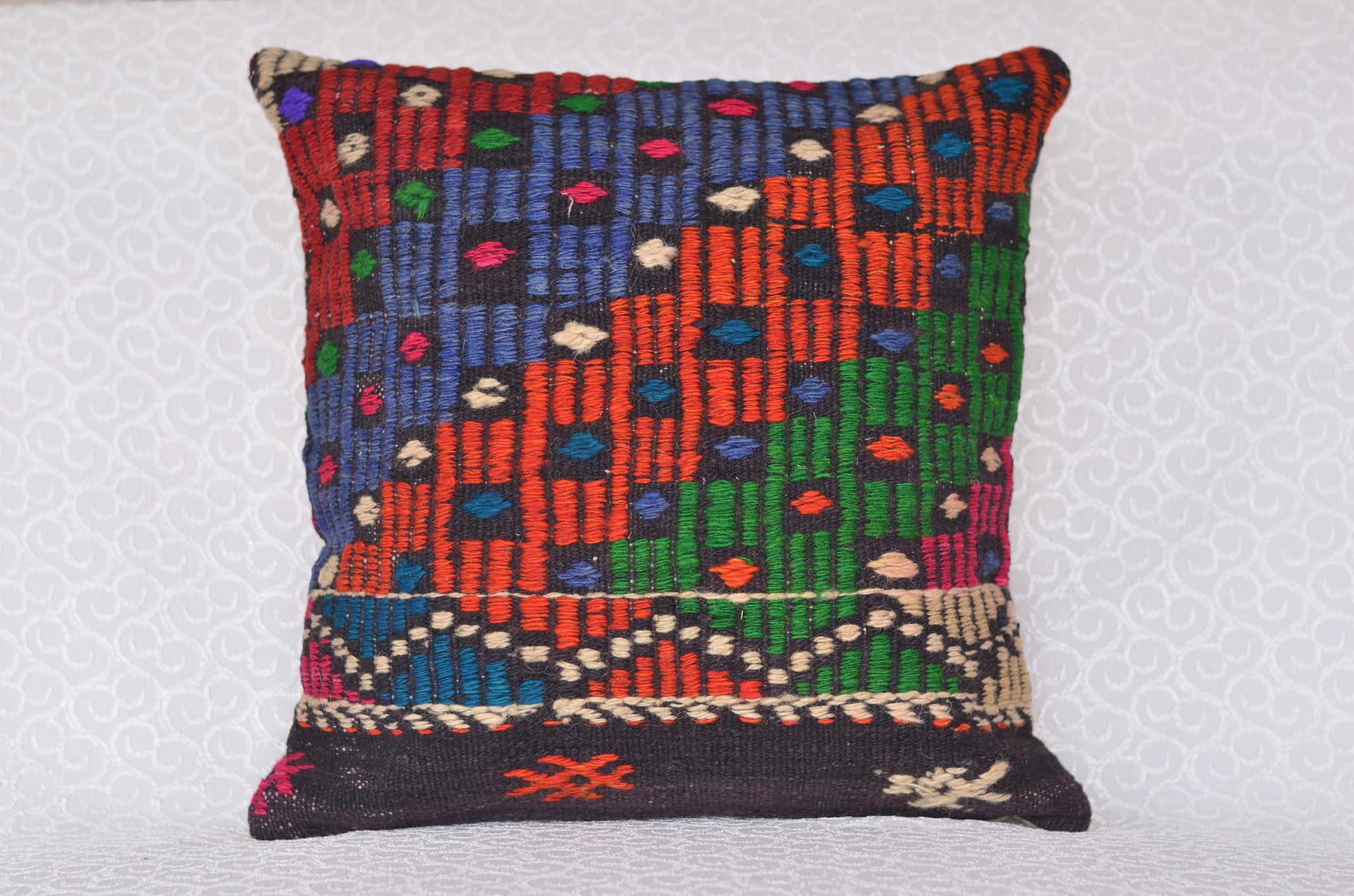 16 x 16 Handmade  Vintage Pillow, %100 Wool, 664913