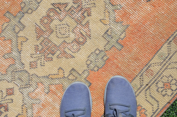 Natural Vintage Turkish runner rug for home decor, area rug, Anatolian oushak rug bedroom rug kitchen rug  bathroom rug kilim,  9'1"X2'10", 665013