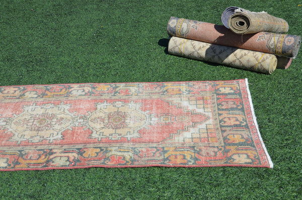 Vintage Handmade Turkish runner rug for home decor, area rug, Anatolian oushak rug boho rug kitchen rug  bathroom rug kilim, 9'6"X2'10", 665014