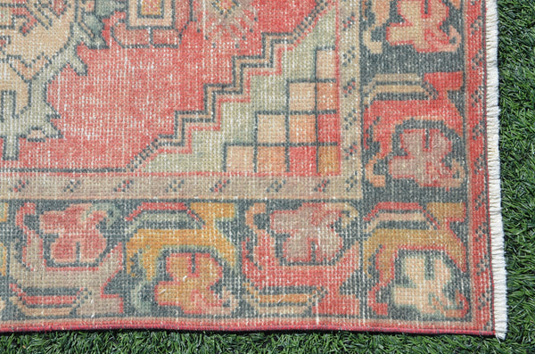 Vintage Handmade Turkish runner rug for home decor, area rug, Anatolian oushak rug boho rug kitchen rug  bathroom rug kilim, 9'6"X2'10", 665014