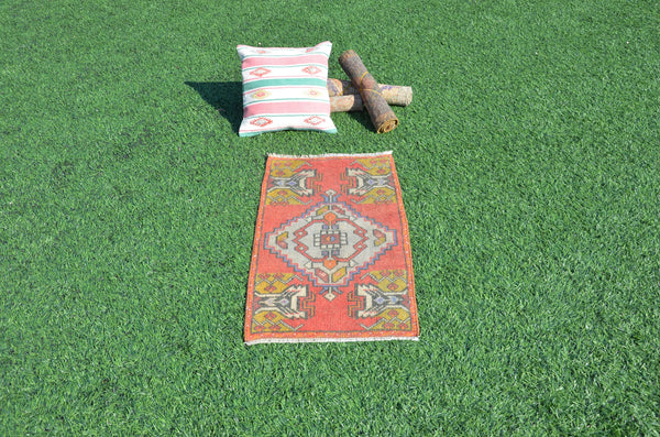 Vintage Handmade Turkish small area rug doormat for home decor, bathroom rug, area oushak rug bathroom mat kitchen kilim rug, rug 3,1X1,6, 665122