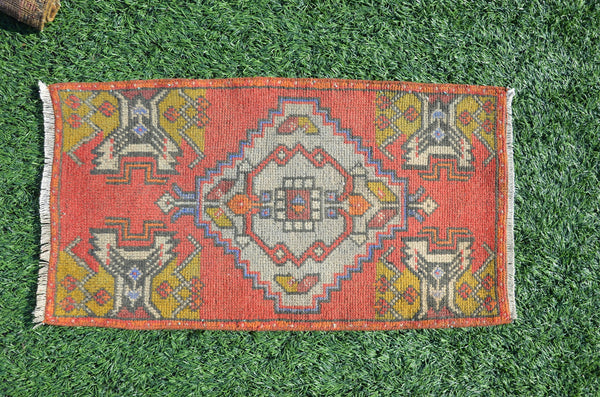 Vintage Handmade Turkish small area rug doormat for home decor, bathroom rug, area oushak rug bathroom mat kitchen kilim rug, rug 3,1X1,6, 665122