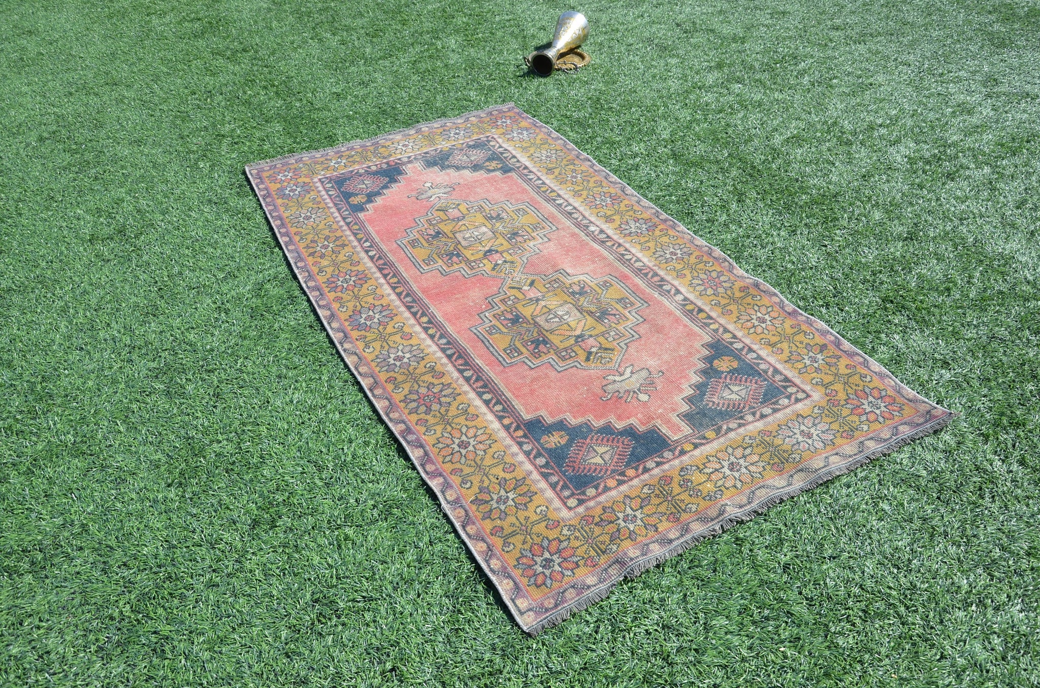 137×123 “Rose quartz”ViNTAGE TURKiSH RUG 137×123 “Rose quartz”ViNTAGE TURKiSH RUG