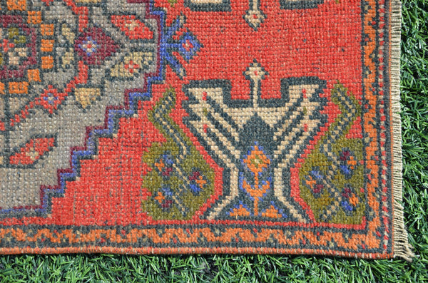 Handmade Turkish Vintage small area rug doormat for home decor, bathroom rug, area oushak rug bathroom mat kitchen rug  kilim rug, rug 3x1.5, 665174