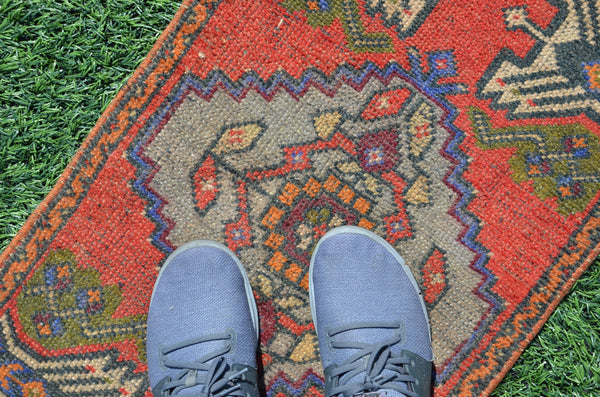 Handmade Turkish Vintage small area rug doormat for home decor, bathroom rug, area oushak rug bathroom mat kitchen rug  kilim rug, rug 3x1.5, 665174