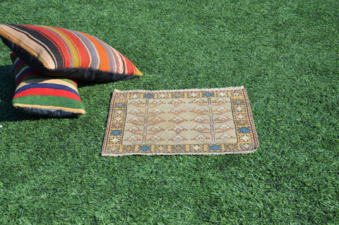 Handmade Turkish Vintage small area rug doormat for home decor, bathroom rug, area oushak rug bathroom mat kitchen rug  kilim rug, rug 2x2, 665197