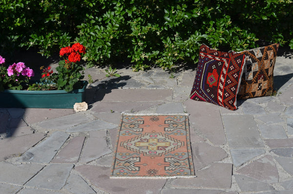 Vintage Handmade Turkish small area rug doormat for home decor, bathroom rug, area oushak rug bathroom mat kitchen kilim rug, rug 3.1x1.4, 664739