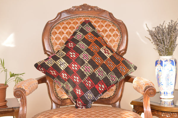 16 x 16 Handmade Decorative Vintage Pillow, %100 Wool, 664849