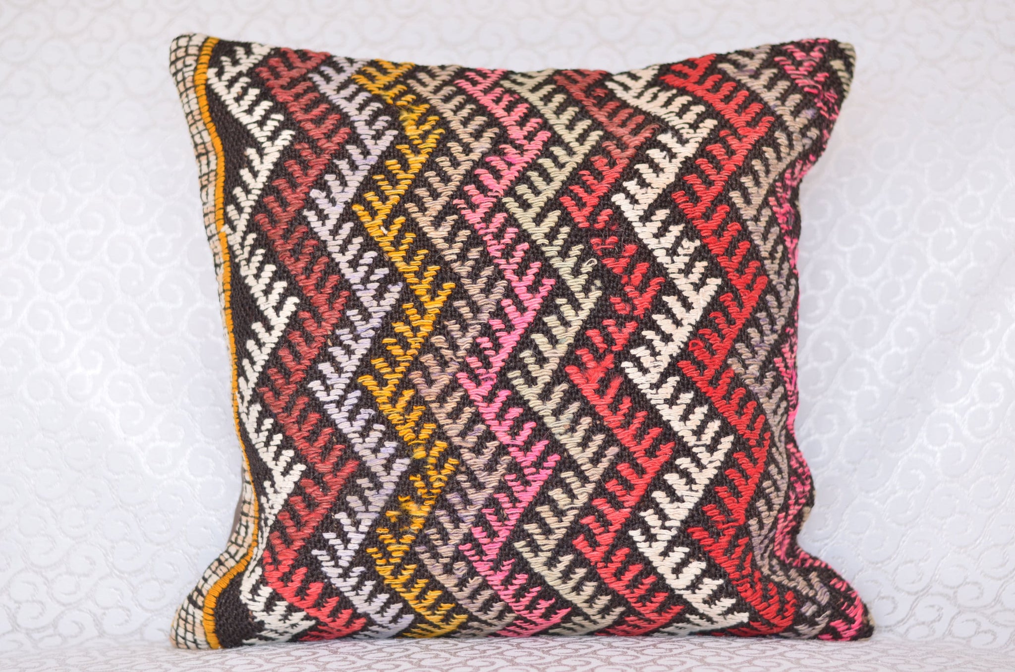 16 x 16 Handmade Decorative Vintage Pillow, %100 Wool, 664876